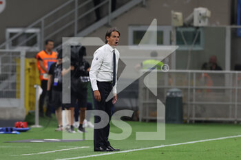 2022-08-30 - Simone Inzaghi Head Coach of FC Internazionale reacts during the Serie A 2022/23 football match between FC Internazionale and US Cremonese at Giuseppe Meazza Stadium, Milan, Italy on August 30, 2022 - INTER - FC INTERNAZIONALE VS US CREMONESE - ITALIAN SERIE A - SOCCER
