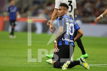 2022-08-30 - Lautaro Martinez of FC Internazionale reacts during the Serie A 2022/23 football match between FC Internazionale and US Cremonese at Giuseppe Meazza Stadium, Milan, Italy on August 30, 2022 - INTER - FC INTERNAZIONALE VS US CREMONESE - ITALIAN SERIE A - SOCCER