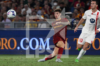 2022-08-30 - Nicola Zalewski (AS Roma) during the Italian Football Championship League A 2022/2023 match between AS Roma vs AC Monza at the Olimpic Stadium in Rome  on 30 August 2022. - AS ROMA VS AC MONZA - ITALIAN SERIE A - SOCCER