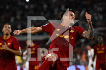 2022-08-30 - Roger Ibanez (AS Roma) celebrates after scoring goal 3-0 during the Italian Football Championship League A 2022/2023 match between AS Roma vs AC Monza at the Olimpic Stadium in Rome  on 30 August 2022. - AS ROMA VS AC MONZA - ITALIAN SERIE A - SOCCER