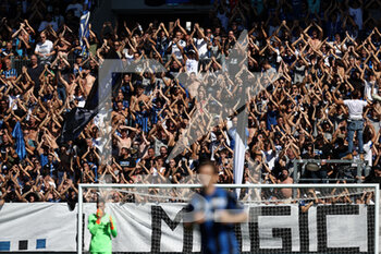 2022-09-11 - Atalanta BC supporters clap their hands - ATALANTA BC VS US CREMONESE - ITALIAN SERIE A - SOCCER