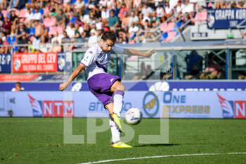2022-09-11 - Fiorentina's Giacomo Bonaventura tries to score a goal - BOLOGNA FC VS ACF FIORENTINA - ITALIAN SERIE A - SOCCER