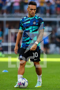 2022-09-10 - Lautaro Martinez of FC Internazionale warms up during the Serie A 2022/23 football match between FC Internazionale and Torino FC at Giuseppe Meazza Stadium, Milan, Italy on September 10, 2022 - INTER - FC INTERNAZIONALE VS TORINO FC - ITALIAN SERIE A - SOCCER