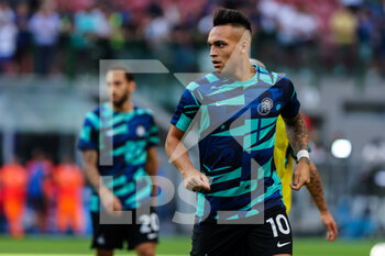 2022-09-10 - Lautaro Martinez of FC Internazionale looks on during the Serie A 2022/23 football match between FC Internazionale and Torino FC at Giuseppe Meazza Stadium, Milan, Italy on September 10, 2022 - INTER - FC INTERNAZIONALE VS TORINO FC - ITALIAN SERIE A - SOCCER