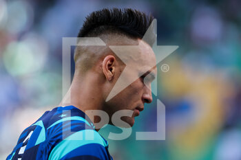 2022-09-10 - Lautaro Martinez of FC Internazionale looks on during the Serie A 2022/23 football match between FC Internazionale and Torino FC at Giuseppe Meazza Stadium, Milan, Italy on September 10, 2022 - INTER - FC INTERNAZIONALE VS TORINO FC - ITALIAN SERIE A - SOCCER