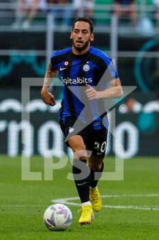2022-09-10 - Hakan Calhanoglu of FC Internazionale in action during the Serie A 2022/23 football match between FC Internazionale and Torino FC at Giuseppe Meazza Stadium, Milan, Italy on September 10, 2022 - INTER - FC INTERNAZIONALE VS TORINO FC - ITALIAN SERIE A - SOCCER