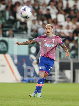 2022-09-11 - Leandro Paredes ((Juventus FC) kicks the ball - JUVENTUS FC VS US SALERNITANA - ITALIAN SERIE A - SOCCER