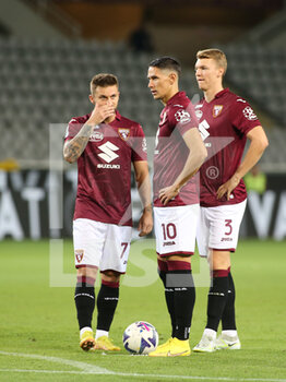 2022-09-17 - Karol Linetty (Torino FC), Sasa Lukic (Torino FC) and Perr Schuurs (Torino FC) talking to each other - TORINO FC VS US SASSUOLO - ITALIAN SERIE A - SOCCER