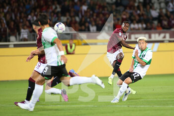 2022-09-17 - Demba Seck (Torino FC) shooting the ball - TORINO FC VS US SASSUOLO - ITALIAN SERIE A - SOCCER