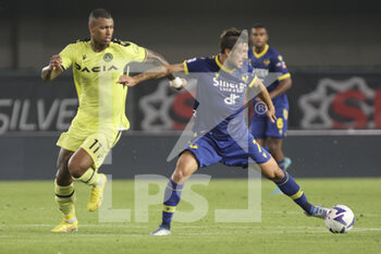 2022-10-03 - Simone Verdi of Hellas Verona FC competes for the ball with Walace of Udinese FC during Hellas Verona vs Udinese FC, 8° Serie A Tim 2022-23 game at Marcantonio Bentegodi Stadium in Verona, Italy, on October 03, 2022. - HELLAS VERONA FC VS UDINESE CALCIO - ITALIAN SERIE A - SOCCER