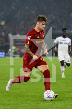 2022-10-09 - Nicola Zalewski (AS Roma) during the Italian Football Championship League A 2022/2023 match between AS Roma vs US Lecce at the Olimpic Stadium in Rome on 09 October 2022. - AS ROMA VS US LECCE - ITALIAN SERIE A - SOCCER