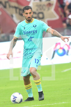2022-10-09 - Federico Ceccherini of Hellas Verona FC  in action during the Serie A match between US Salernitana 1919 and Hellas Verona FC  at Stadio Arechi   - US SALERNITANA VS HELLAS VERONA - ITALIAN SERIE A - SOCCER