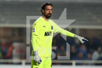 2022-10-15 - Andrea Consigli of Sassuolo Calcio gestures  - ATALANTA BC VS US SASSUOLO - ITALIAN SERIE A - SOCCER