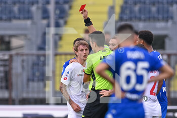 2022-10-15 - Antonio Rapuano (referee) shows red card to Nicolò Rovella (AC Monza) - EMPOLI FC VS AC MONZA - ITALIAN SERIE A - SOCCER