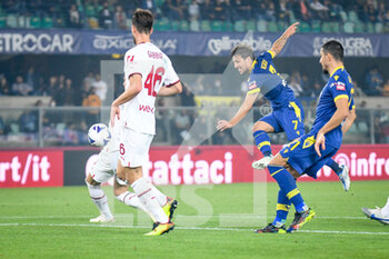 2022-10-16 - Verona's Simone Verdi tries to score a goal - HELLAS VERONA FC VS AC MILAN - ITALIAN SERIE A - SOCCER