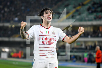 2022-10-16 - Milan's Sandro Tonali celebrates after scoring a goal - HELLAS VERONA FC VS AC MILAN - ITALIAN SERIE A - SOCCER