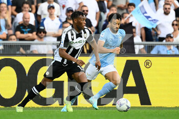 2022-10-16 - Destiny Udogie (Udinese Calcio) Felipe Anderson (SS Lazio) during the Italian Football Championship League A 2022/2023 match between SS Lazio vs Udinese Calcio at the Olimpic Stadium in Rome on 16 October 2022. - SS LAZIO VS UDINESE CALCIO - ITALIAN SERIE A - SOCCER