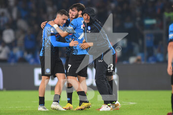 2022-10-16 - Coach Luciano Spalletti of SSC Napoli  hugs the boys at the end of the race  during the Serie A match between US Salernitana 1919 and Hellas Verona FC  at Stadio Arechi   - SSC NAPOLI VS BOLOGNA FC - ITALIAN SERIE A - SOCCER
