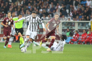 2022-10-15 - Adrien Rabiot (Juventus FC) in action - TORINO FC VS JUVENTUS FC - ITALIAN SERIE A - SOCCER