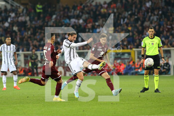 2022-10-15 - Adrien Rabiot (Juventus FC) shots on goal - TORINO FC VS JUVENTUS FC - ITALIAN SERIE A - SOCCER