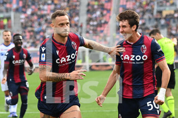 2022-10-23 - Marko Arnautovic (Bologna FC) celebrated by Andrea Cambiaso after his goal - BOLOGNA FC VS US LECCE - ITALIAN SERIE A - SOCCER