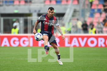 2022-10-23 - Gary Medel (Bologna FC) in aciton - BOLOGNA FC VS US LECCE - ITALIAN SERIE A - SOCCER