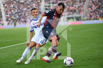 2022-10-23 - Gary Medel (Bologna FC) in action - BOLOGNA FC VS US LECCE - ITALIAN SERIE A - SOCCER