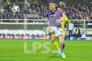 2022-10-22 - Fiorentina's Nikola Milenkovic in action - ACF FIORENTINA VS INTER - FC INTERNAZIONALE - ITALIAN SERIE A - SOCCER