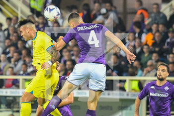 2022-10-22 - header of Fiorentina's Nikola Milenkovic against Inter's Lautaro Martinez - ACF FIORENTINA VS INTER - FC INTERNAZIONALE - ITALIAN SERIE A - SOCCER