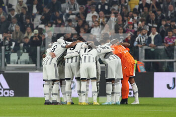 2022-10-21 - Juventus FC team players at the beginning of the match - JUVENTUS FC VS EMPOLI FC - ITALIAN SERIE A - SOCCER