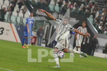 2022-10-21 - Manuel Locatelli (Juventus FC) shots on goal - JUVENTUS FC VS EMPOLI FC - ITALIAN SERIE A - SOCCER
