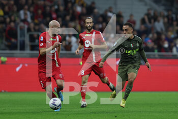 2022-10-22 - Sergino Dest of AC Milan in action during the Serie A 2022/23 football match between AC Milan and AC Monza at Giuseppe Meazza Stadium, Milan, Italy on October 22, 2022 - AC MILAN VS AC MONZA - ITALIAN SERIE A - SOCCER