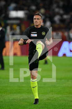 2022-10-23 - Massimiliano Irrati referee during the Italian Football Championship League A 2022/2023 match between AS Roma vs SSC Napoli at the Olimpic Stadium in Rome  on 23 October 2022. - AS ROMA VS SSC NAPOLI - ITALIAN SERIE A - SOCCER