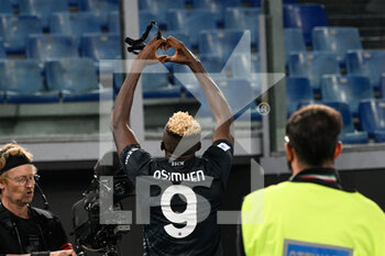 2022-10-23 - Victor Osimhen (SSC Napoli) celebrates after scoring the goal 0-1 during the Italian Football Championship League A 2022/2023 match between AS Roma vs SSC Napoli at the Olimpic Stadium in Rome  on 23 October 2022. - AS ROMA VS SSC NAPOLI - ITALIAN SERIE A - SOCCER