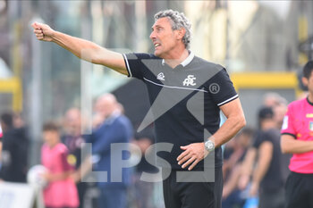 2022-10-22 - Luca Gotti Manager of Spezia Calcio gesticulates  during the Serie A match between US Salernitana 1919 and Spezia Calcio  at Stadio Arechi   - US SALERNITANA VS SPEZIA CALCIO - ITALIAN SERIE A - SOCCER