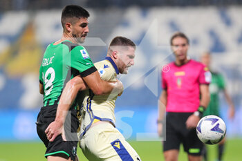 2022-10-24 - Martin Erlic (US Sassuolo) and Thomas Henry (Hellas Verona) - US SASSUOLO VS HELLAS VERONA - ITALIAN SERIE A - SOCCER