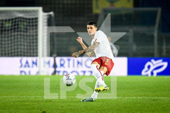 2022-10-31 - Roma's Roger Ibanez da Silva portrait in action - HELLAS VERONA FC VS AS ROMA - ITALIAN SERIE A - SOCCER