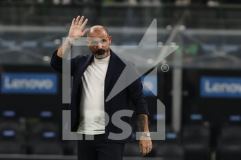 2022-10-29 - Dejan Stankovic Head Coach of UC Sampdoria greets the fans during Serie A 2022/23 football match between FC Internazionale and UC Sampdoria at Giuseppe Meazza Stadium, Milan, Italy on October 29, 2022 - INTER - FC INTERNAZIONALE VS UC SAMPDORIA - ITALIAN SERIE A - SOCCER