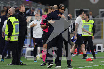 2022-10-29 - Simone Inzaghi Head Coach of FC Internazionale hugs Dejan Stankovic Head Coach of UC Sampdoria during Serie A 2022/23 football match between FC Internazionale and UC Sampdoria at Giuseppe Meazza Stadium, Milan, Italy on October 29, 2022 - INTER - FC INTERNAZIONALE VS UC SAMPDORIA - ITALIAN SERIE A - SOCCER