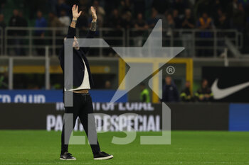 2022-10-29 - Dejan Stankovic Head Coach of UC Sampdoria greets the fans during Serie A 2022/23 football match between FC Internazionale and UC Sampdoria at Giuseppe Meazza Stadium, Milan, Italy on October 29, 2022 - INTER - FC INTERNAZIONALE VS UC SAMPDORIA - ITALIAN SERIE A - SOCCER