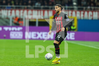 2022-11-05 - Theo Hernandez of AC Milan in action during Serie A 2022/23 football match between AC Milan and Spezia Calcio at Giuseppe Meazza Stadium, Milan, Italy on November 05, 2022 - AC MILAN VS SPEZIA CALCIO - ITALIAN SERIE A - SOCCER