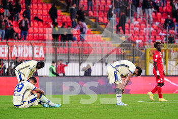 2022-11-06 - Hellas Verona FC players disappointed after the match - AC MONZA VS HELLAS VERONA - ITALIAN SERIE A - SOCCER
