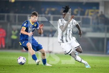 2022-11-10 - Juventus's Moise Kean in action against Verona's Pawel Dawidowicz - HELLAS VERONA FC VS JUVENTUS FC - ITALIAN SERIE A - SOCCER