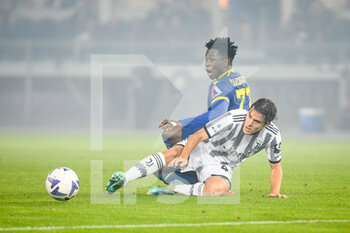 2022-11-10 - Verona's Ibrahim Sulemana in action against Juventus's Nicoló Fagioli - HELLAS VERONA FC VS JUVENTUS FC - ITALIAN SERIE A - SOCCER
