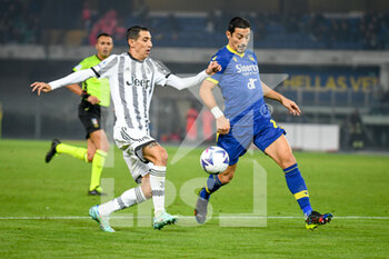 2022-11-10 - Juventus's Angel Di Maria in action against Verona's Koray Gunter - HELLAS VERONA FC VS JUVENTUS FC - ITALIAN SERIE A - SOCCER