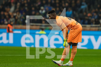 2022-11-09 - Andre Onana of FC Internazionale in action during Serie A 2022/23 football match between FC Internazionale and Bologna FC at Giuseppe Meazza Stadium, Milan, Italy on November 09, 2022 - INTER - FC INTERNAZIONALE VS BOLOGNA FC - ITALIAN SERIE A - SOCCER