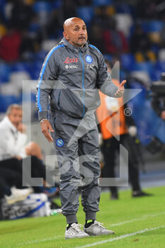 2022-11-08 - Luciano Spalletti Manager of SSC Napoli  gesticules during the Serie A match between SSC Napoli v Empoli FC at  Diego Armando Maradona Stadium - SSC NAPOLI VS EMPOLI FC - ITALIAN SERIE A - SOCCER
