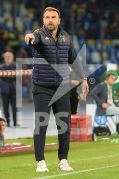 2022-11-08 - Paolo Zanetti Coach of Empoli Football Club gesticules during the Serie A match between SSC Napoli v Empoli Football Club at  Diego Armando Maradona Stadium - SSC NAPOLI VS EMPOLI FC - ITALIAN SERIE A - SOCCER