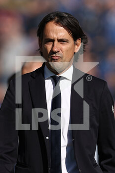 2022-11-13 - Head Coach Simone Inzaghi of FC Internazionale looks on  - ATALANTA BC VS INTER - FC INTERNAZIONALE - ITALIAN SERIE A - SOCCER