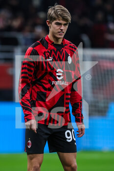 2022-11-13 - Charles De Ketelaere of AC Milan warms up during Serie A 2022/23 football match between AC Milan and ACF Fiorentina at Giuseppe Meazza Stadium, Milan, Italy on November 13, 2022 - AC MILAN VS ACF FIORENTINA - ITALIAN SERIE A - SOCCER